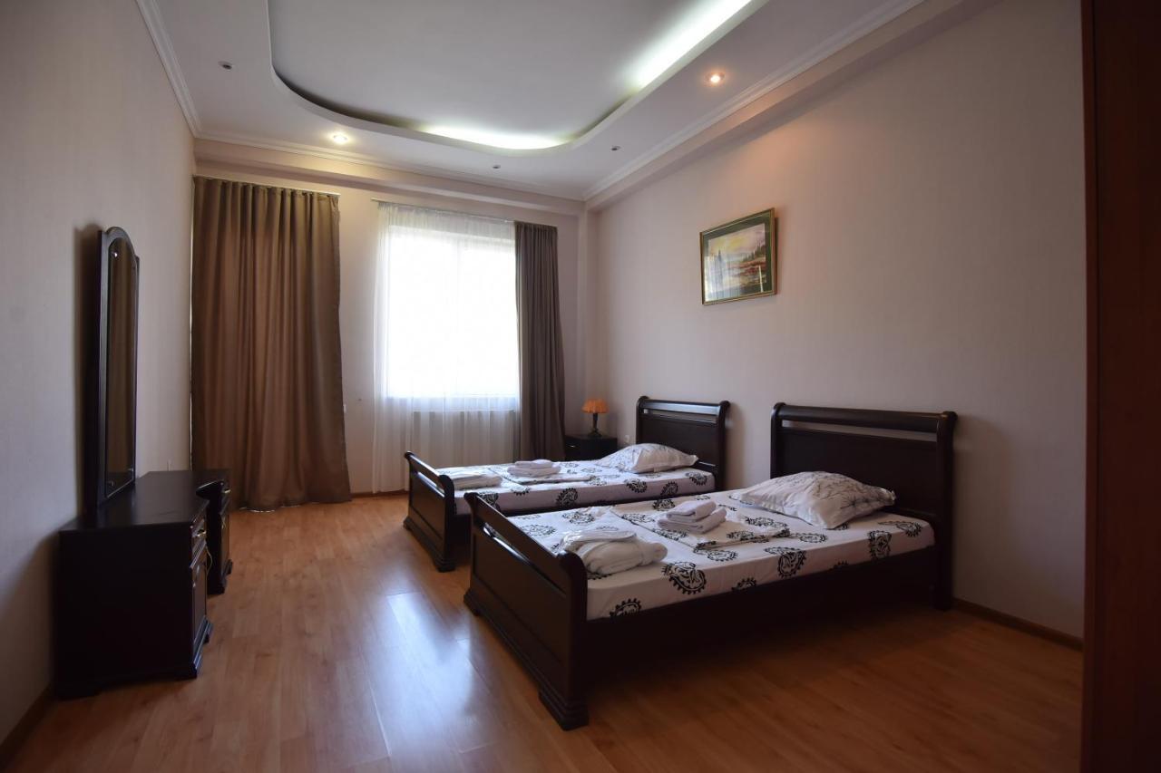 Hotel Vake Palace Tbilisi Exterior photo