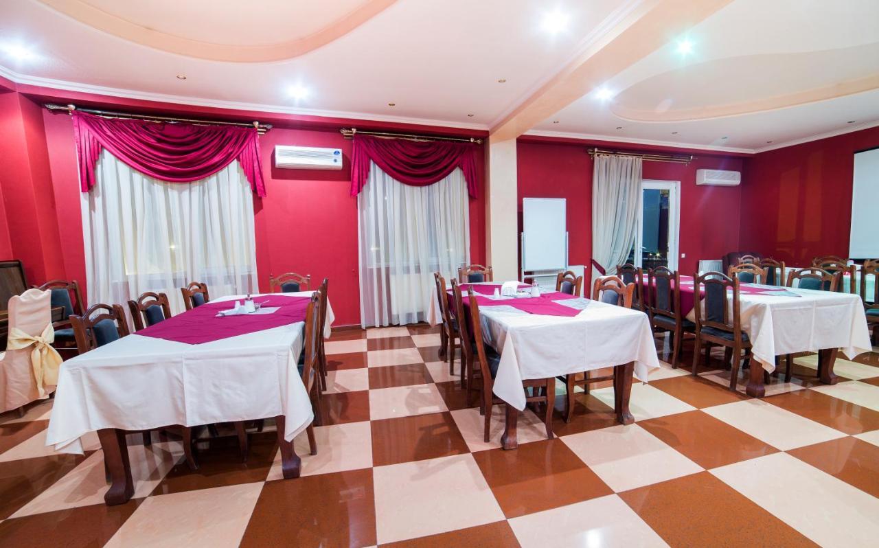 Hotel Vake Palace Tbilisi Exterior photo